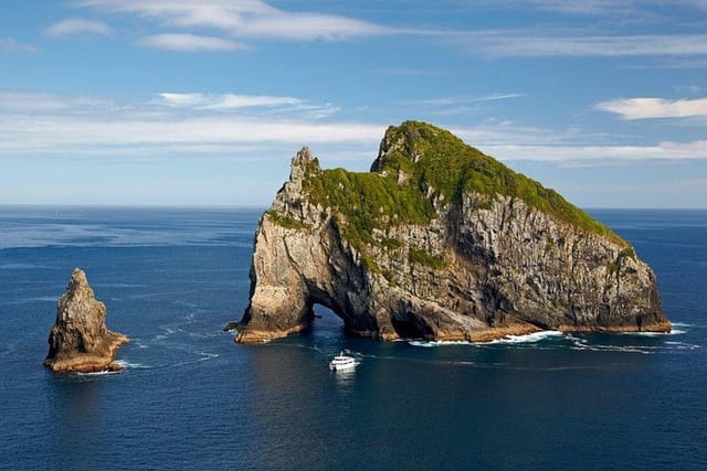 Hole in the Rock, Bay of Islands